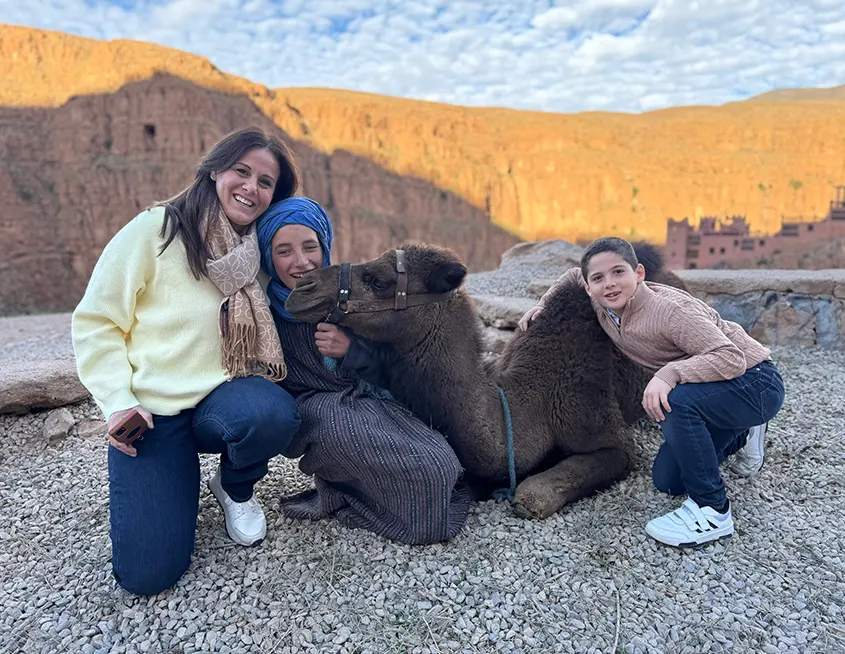 Foto de viajes con 1001 Tours MOrocco niños con camello