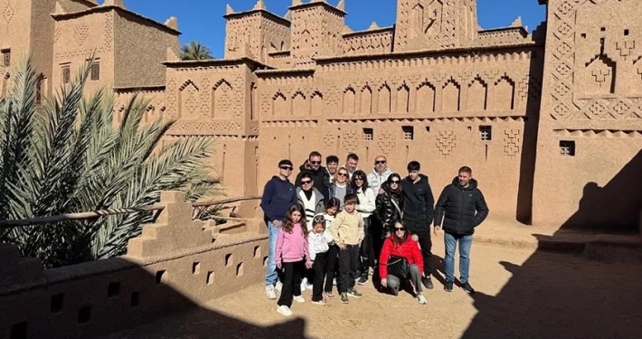 Grupo numeroso en viaje de 1001 Tours Morocco a Marruecos