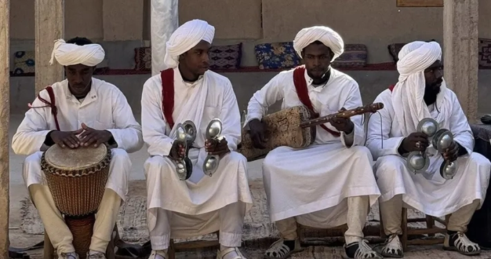 Músicos en Marruecos tocando en la calle